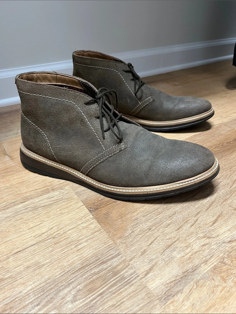 Clarks Men size 12, Suede Chukka Boots - Brown